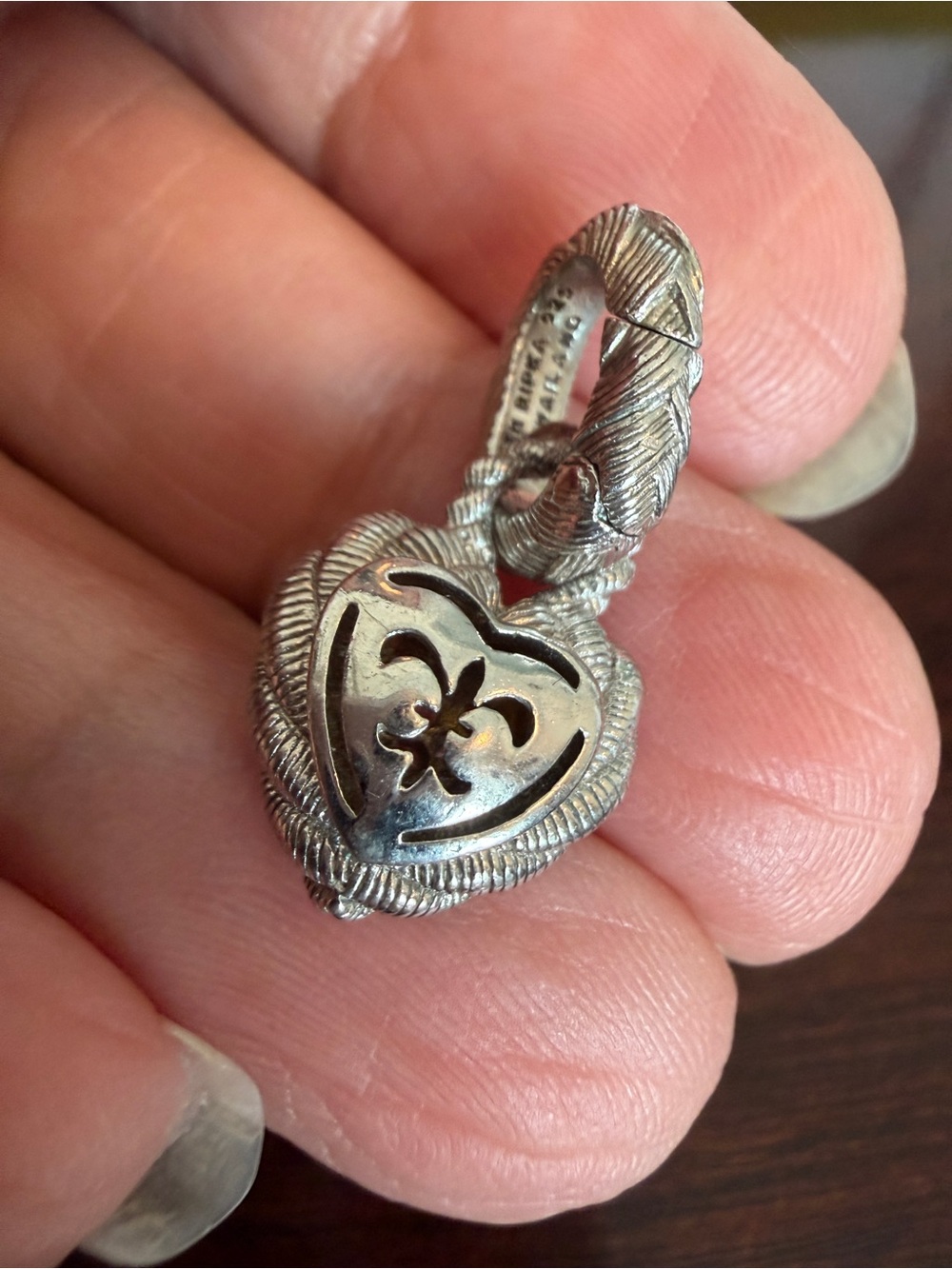 JUDITH RIPKA STERLING SILVER PENDANT/ENHANCER, BALE OPENS small - Picture 5 of 5